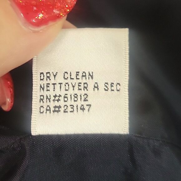 Talbots Navy cropped blazer/skirt set. Classic and timeless. Size 4 - Picture 7 of 8